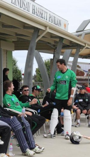 Warne spars with stars