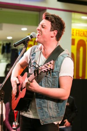 Adoring fans get ticket to scream