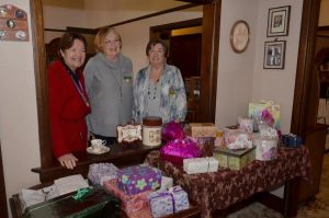 View club auction boxes on