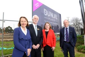 Council boss to remain: others need not apply