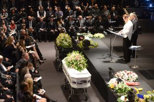 Standing ovation for great mates