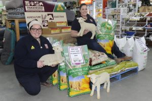 Community backs farmers
