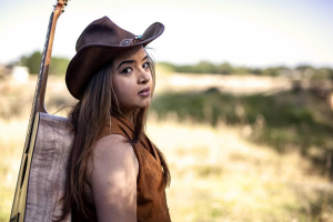 Country singer lives her dream