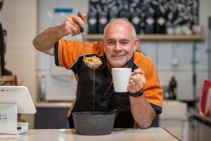 Paul serves up act of kindness