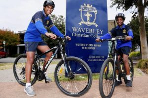 Kids take on the active commute