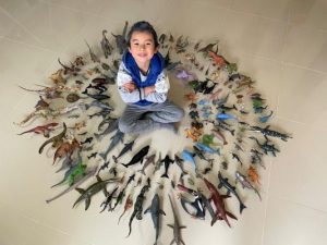 100 days, 100 dinos to share