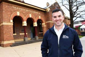Battin back in shadow cabinet