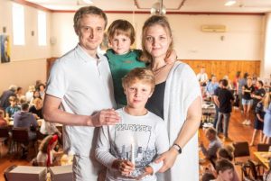 Ukrainians rally for new arrivals