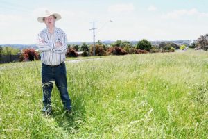 Garry’s Greaves grass gripe