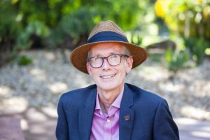 Entwisle to step down from gardens top job