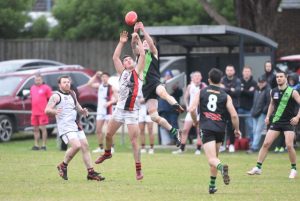 Wounded Doveton overcome undermanned Redbacks