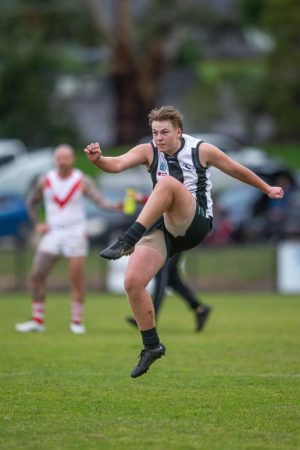 Narre Warren dazzles, Brookers valiant in defeat