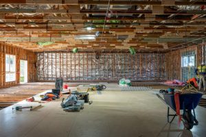 Hundreds of volunteers help renovate Narre Warren community building