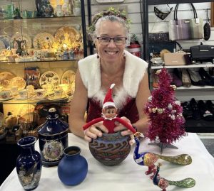 Elf on the second-hand shelf