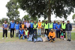 Victorian Ahmadiyya Muslim community takes part in clean up Australia day