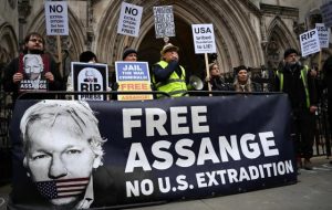Don’t judge Assange: MP