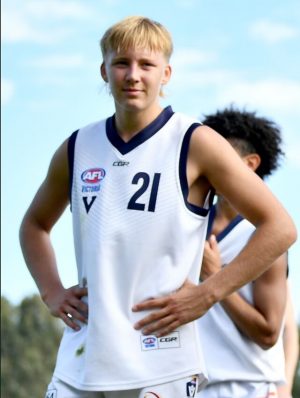 Dusties defender elevated to Vic Country