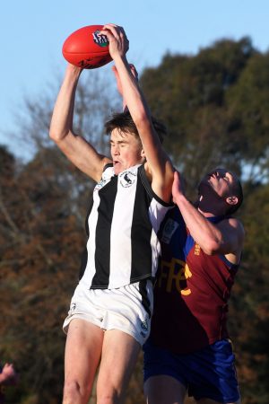 Delayed start decisive in Pakenham loss