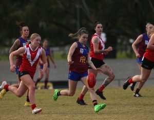 Fast-finishing Pakenham fail to chase down Bloods