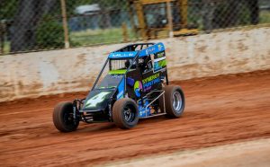 Thrills a minute at Nyora Raceway