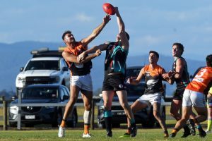 Gardiner fends off Giants