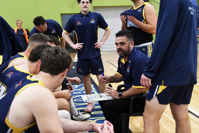 Curry in as Roberts steps down