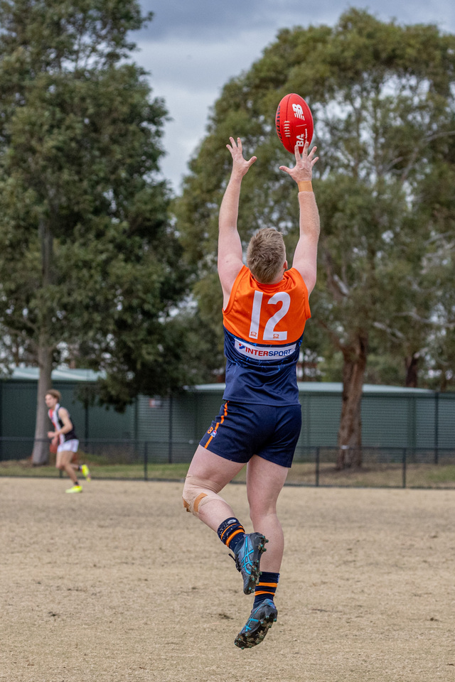 Lyndhurst falls agonisingly short as Titans hold off late burst