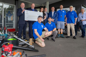 Crew offers free gardening help