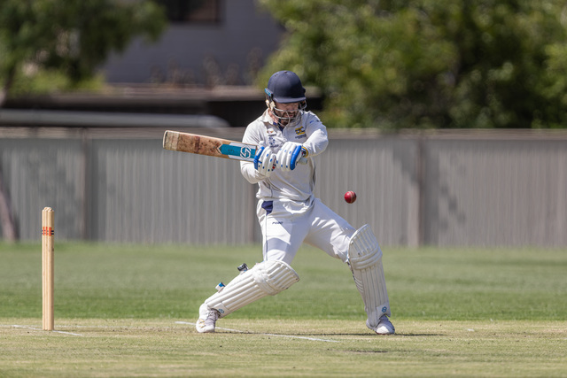 Roos bound into decider