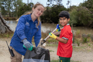 Volunteers unclog Dandy Creek oasis